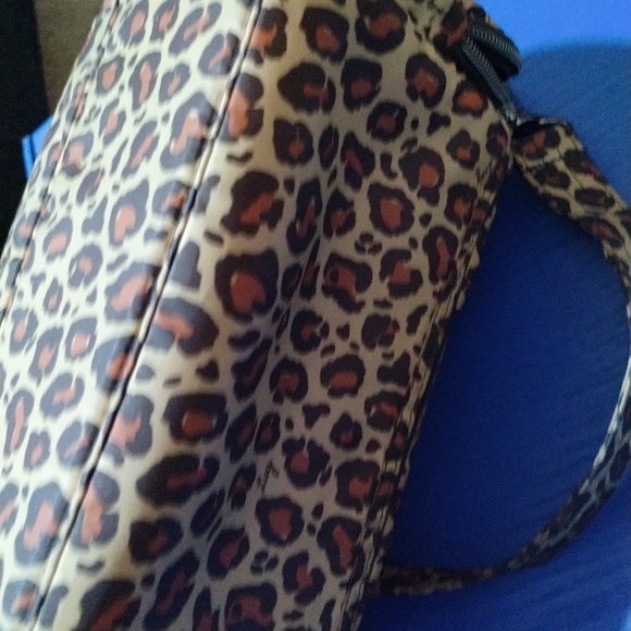 Lug trolley cb organizing crossbody bag with key fob, RFID and pockets! - Picture 14 of 16